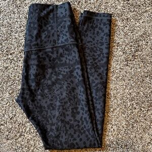 Old Navy Black Leopard Print active wear Leggings